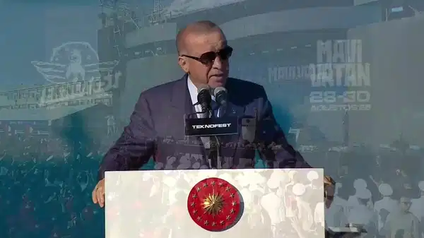 Erdoğan: Gençlerimiz yarınlarına umutla bakıyor