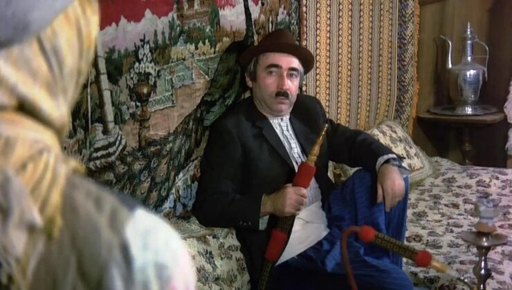 Erkek Güzeli Sefil Bilo filminin konusu ne? Erkek Güzeli Sefil Bilo filminin oyuncuları kim?