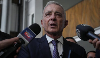 Eski Kolombiya Cumhurbaşkanı Uribe’ye 12 yıl ev hapsi cezası verildi