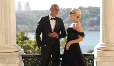 Esra Erol aşka geldi! Eşi Ali Özbir ile romantik pozlar verdi