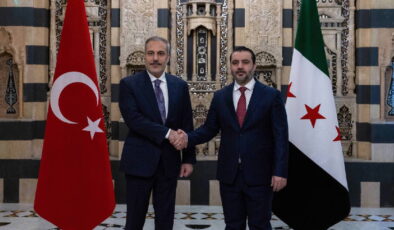 Fidan’dan Şam ziyareti: ‘Suriye’nin terör örgütlerine karşı verdiği mücadeleyi desteklemeye devam edeceğiz’