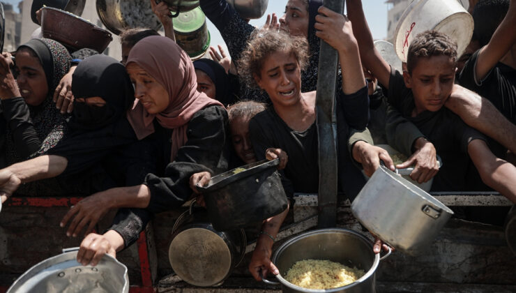 Gazze’de gıda krizi: Filistinlilere, yemek dağıtıldı