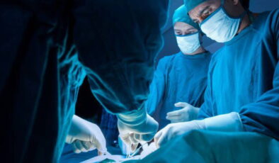 Günde 20 ilaç kullanıyor: Bağırsağı delindi, ölümden döndü!