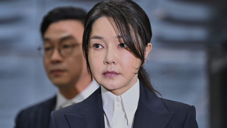 Güney Kore’nin eski ‘First Lady’si yolsuzluktan tutuklandı