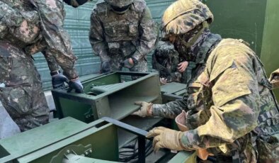 Güney’den, Kuzey’e zeytin dalı: Propaganda hoparlörlerini söküyor