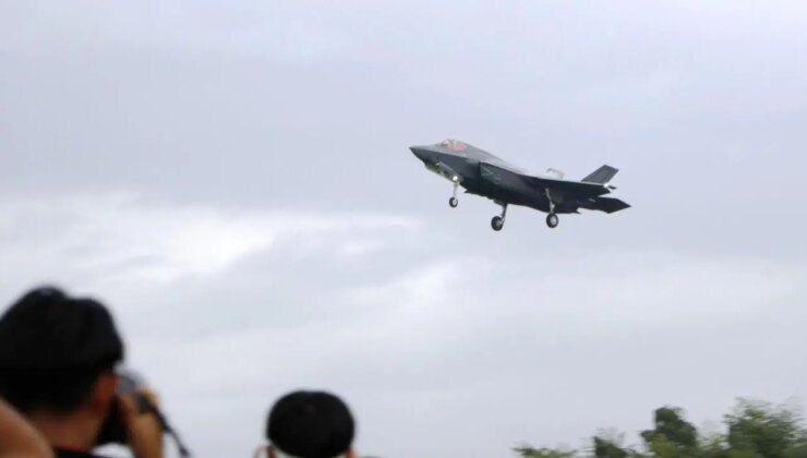 İngiliz F-35’i Japonya’da acil iniş yaptı
