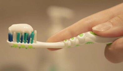 İnsan saçından diş macunu üretildi