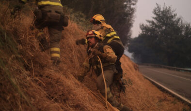 İspanya’da büyük çaplı orman yangını sayısı 20’ye çıktı