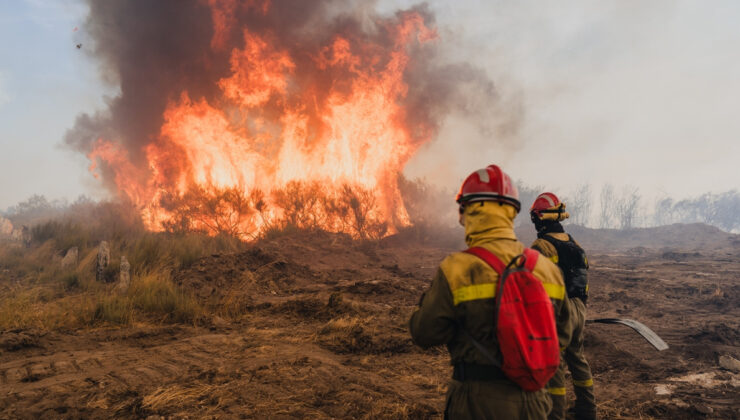İspanya’da korkutan yangın: Havadan ve karadan müdahale sürüyor