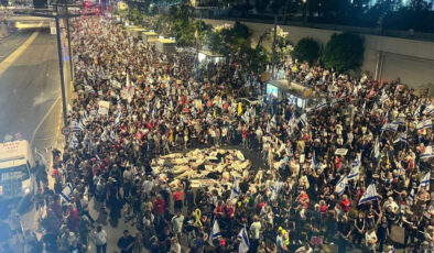 İsrail’de hükümet karşıtı gösteriler alevleniyor: On binlerce kişi katıldı