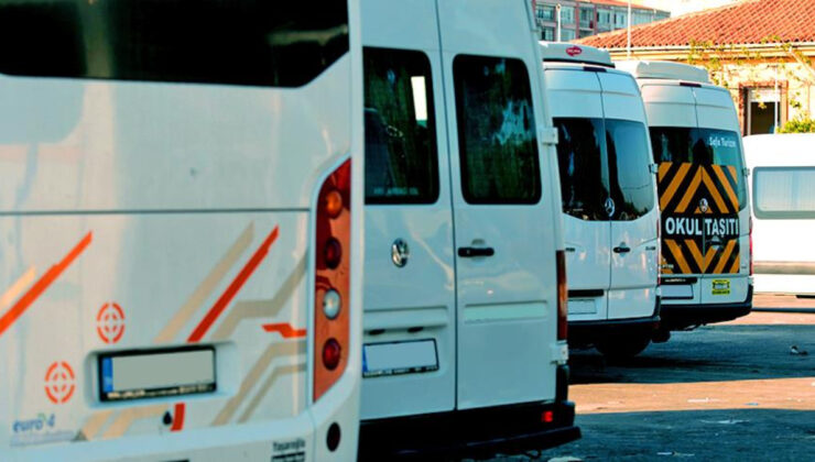 İstanbul Ümraniye TEM Otoyolu’nda servis aracı devrildi