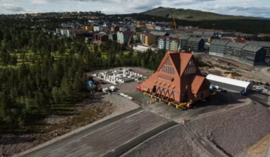 İsveç’te 113 yıllık kilise, 5 kilometre uzağa taşındı