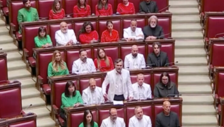 İtalya Parlamentosu’ndan İsrail’e tepki: Filistin bayrağının renklerini taşıyan kıyafetler giydiler