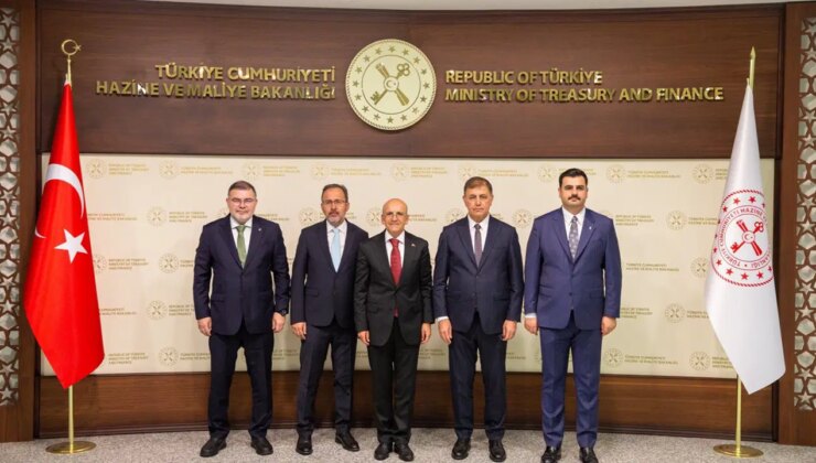 İzmir Büyükşehir Belediye Başkanı Tugay, AKP’li isimlerle birlikte Bakan Şimşek’i ziyaret etti