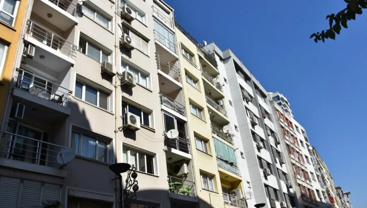 İzmir’de şüpheli ölüm… 5 gündür aranan kadın apartmanın bahçesinde bulundu