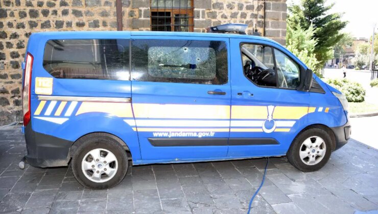 Jandarma aracındaki kuzenlere silahlı saldırı!