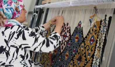 Kadınlar ilmek ilmek dokuyor; Jirki kilimi dünyaya açılıyor…