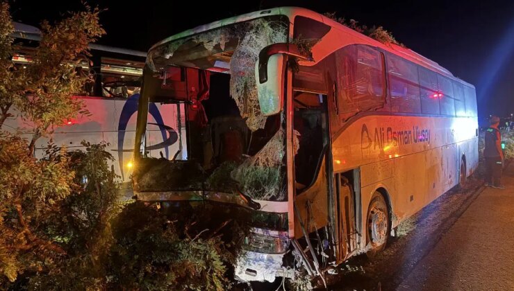 Kayseri’de feci kaza… Yolcu otobüsü ağaçlara çarptı: Ölü ve yaralılar var!