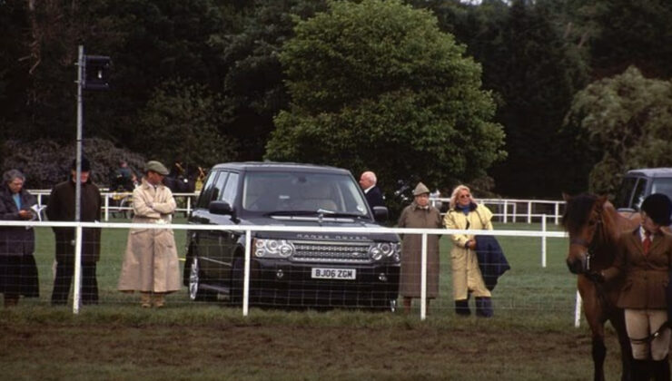 Kraliçeden “temiz”: 2016 Range Rover bakın ne kadara satıldı