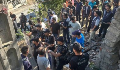 Mahalle sakinlerine polis ekipleri müdahale etti, 4 kişi gözaltına alındı: Topağacı’nda direnişe devam