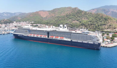 Marmaris, Hollanda bayraklı ‘Oosterdam’ turistlerini ağırladı