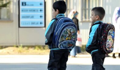 MEB’den yeni okul forması düzenlemesi: İşte kıyafetlerdeki yasaklar…