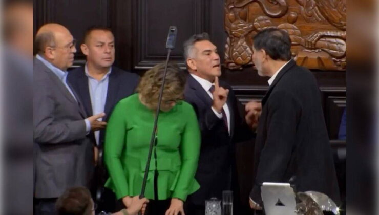 Meksika Senatosu’nda yumruklu kavga