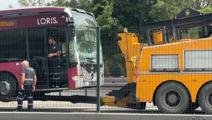 Metrobüste kaza… Seferler aksadı!