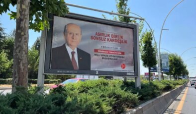 MHP sahaya indi: Afişlerde ‘9 bölge’ vurgusu tartışma yarattı!