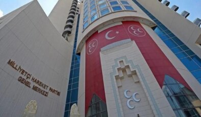 MHP’de istifa depremi… Pazaryeri’nde iki meclis üyesi partiden ayrıldı!