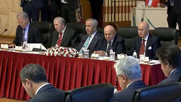 MHP’li eski Meclis başkanından sürpriz öneri: ‘TBMM devreye girmeli…’