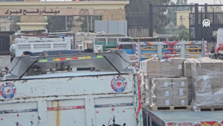 Mısır tarafından kısıtlı sayıda insani yardım tırı sınırdan geçmeye başladı