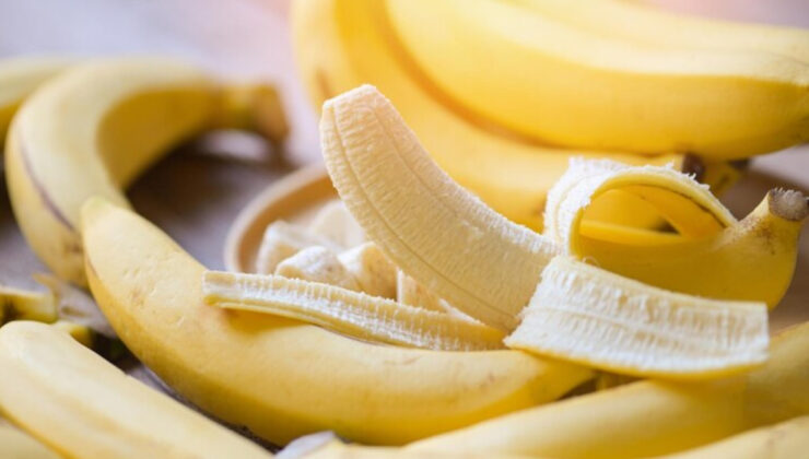 Muz kabuğunu çöpe atmayın pişman olursunuz! Faydaları bakın neymiş!