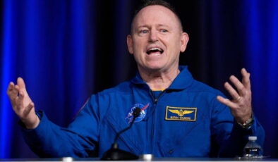 NASA, emekliliğe ayrıldığını duyurdu: Uzayda aylarca mahsur kalmıştı