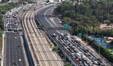 Netanyahu’ya protesto: Esir ailelerinin çağrısıyla İsrail’de hayat durdu!