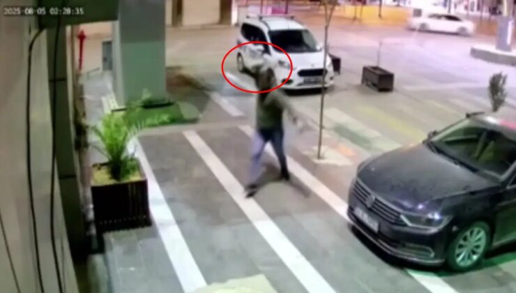 O anlar kamerada: Suruç Belediyesi’ne taşlı saldırı