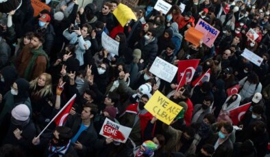 Öğrencilere ’19 Mart’ gözdağı: Eyleme katılana soruşturma ve yurttan atma!