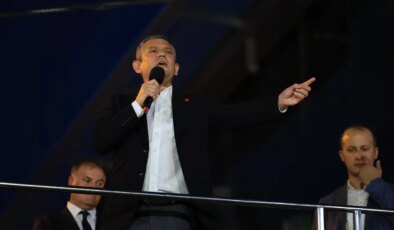 Özgür Özel’den Balıkesir depremi açıklaması: ‘Belediye ekiplerimiz incelemelerini yapıyor, geçmiş olsun dileklerimizi iletiyoruz’