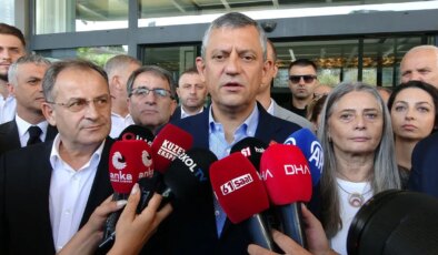 Özgür Özel’den Trabzon’da… AKP’li Adil Karaismailoğlu’nun sözlerine sert yanıt verdi