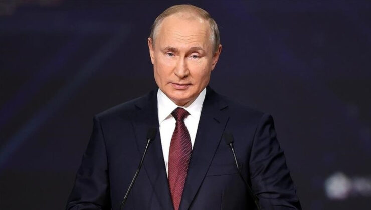 Putin: ABD yönetimi savaşı sona erdirmek için samimi çabalar sarf ediyor