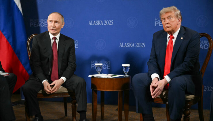 Putin’den gazetecinin sivil katliam sorusuna yanıt: Seni duymuyorum