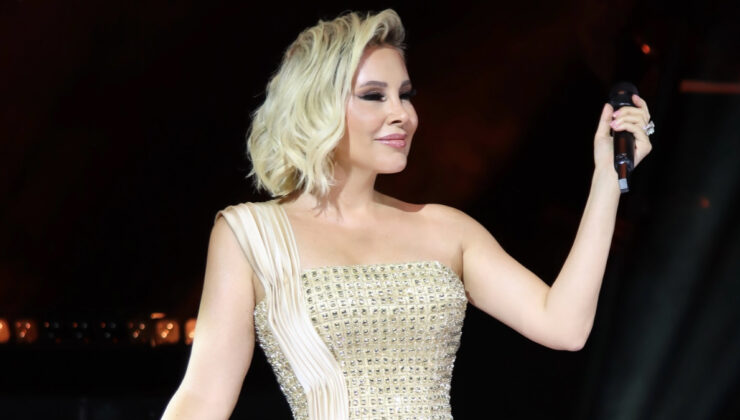 Şarkıcı Funda Arar imaj tazeledi! Sarışın oldu