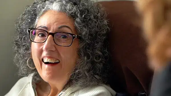 Sekiz saniyelik kaset kaydı ile 25 yıl sonra sesini geri kazandı