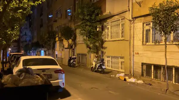 Şişli’de çilingirle eve girdi: Kardeşini ölü buldu!