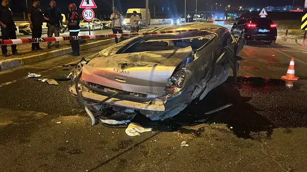 Sivas’ta ortalık savaş alanına döndü… Otomobil takla attı: 1 ölü, 1 yaralı