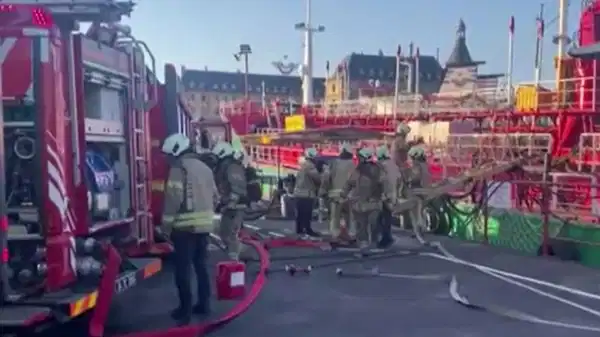 Son dakika… Haydarpaşa’da yakıt ikmal gemisinde yangın: İnceleme başlatıldı!