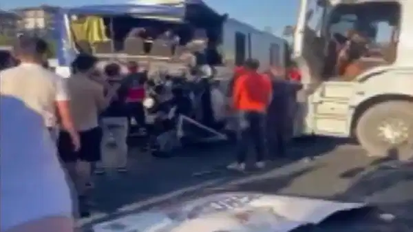 Son Dakika… İstanbul TEM Otoyolu’nda feci kaza: Ölü ve yaralılar var!