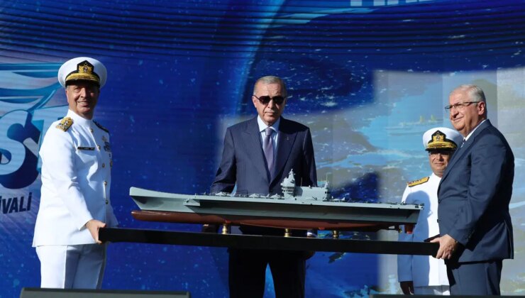 Sosyal medyada gündem olan ‘masa taşıma’ görüntüleri: Bir ucundan Bakan Güler, bir ucundan general tuttu…