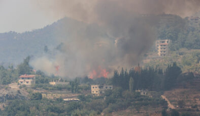 Suriye’de ormanlar alev alev yanıyor