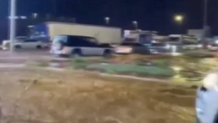 Suudi Arabistan’ı sel vurdu: Sokaklar sular altında kaldı